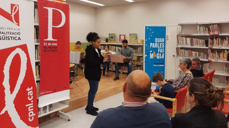 Dia Mundial de la Poesia a Montmeló: lectura de poemes a la biblioteca