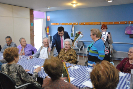 Dinar en Companya: entrega de roses