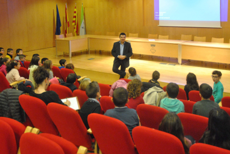 Alumnes de l'escola Pau Casals visiten l'Ajuntament