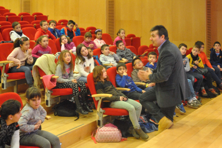 Alumnes de l'escola Pau Casals visiten l'Ajuntament