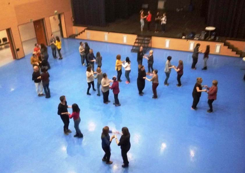 Classes de salsa a la Polivalent