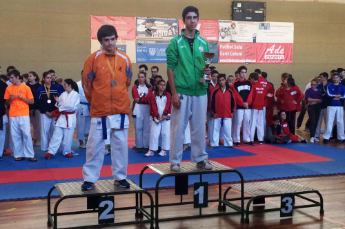 Or per a Carles Martínez en kumite cadet